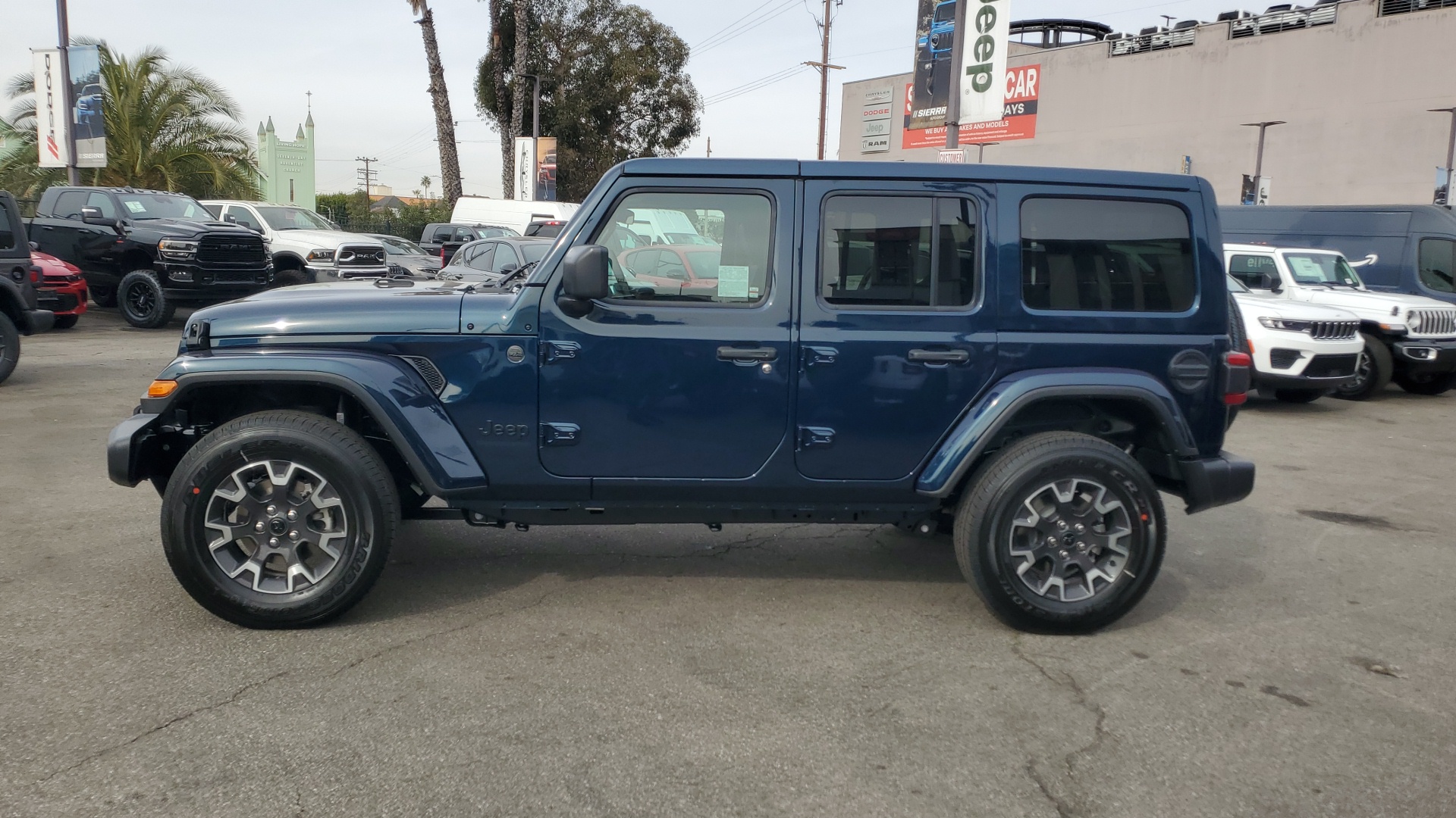 2025 Jeep Wrangler Sahara 2