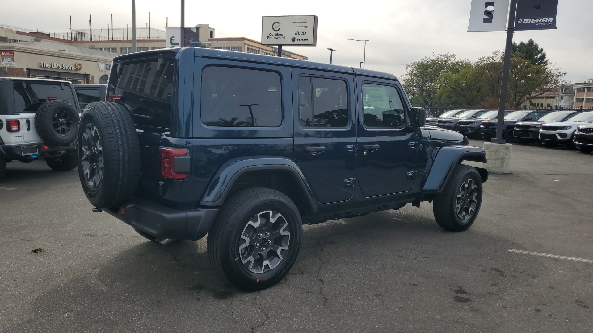 2025 Jeep Wrangler Sahara 5