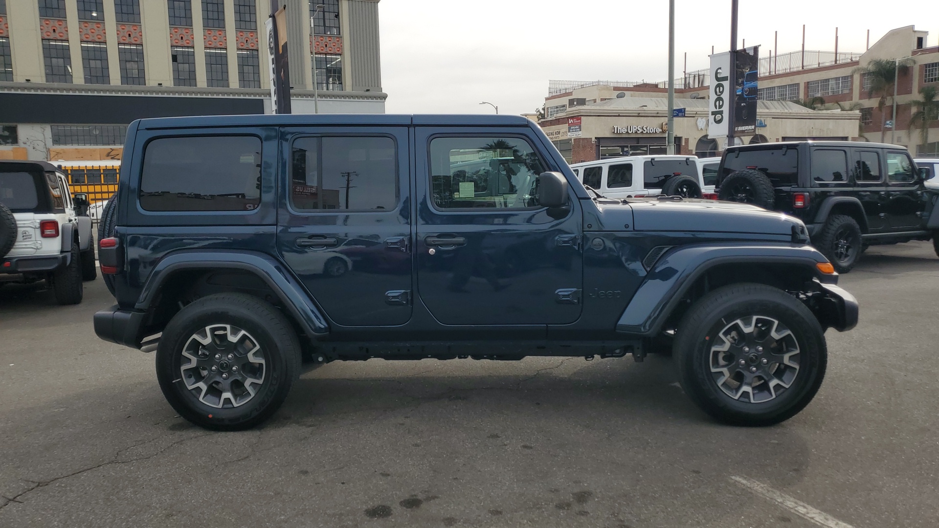 2025 Jeep Wrangler Sahara 6