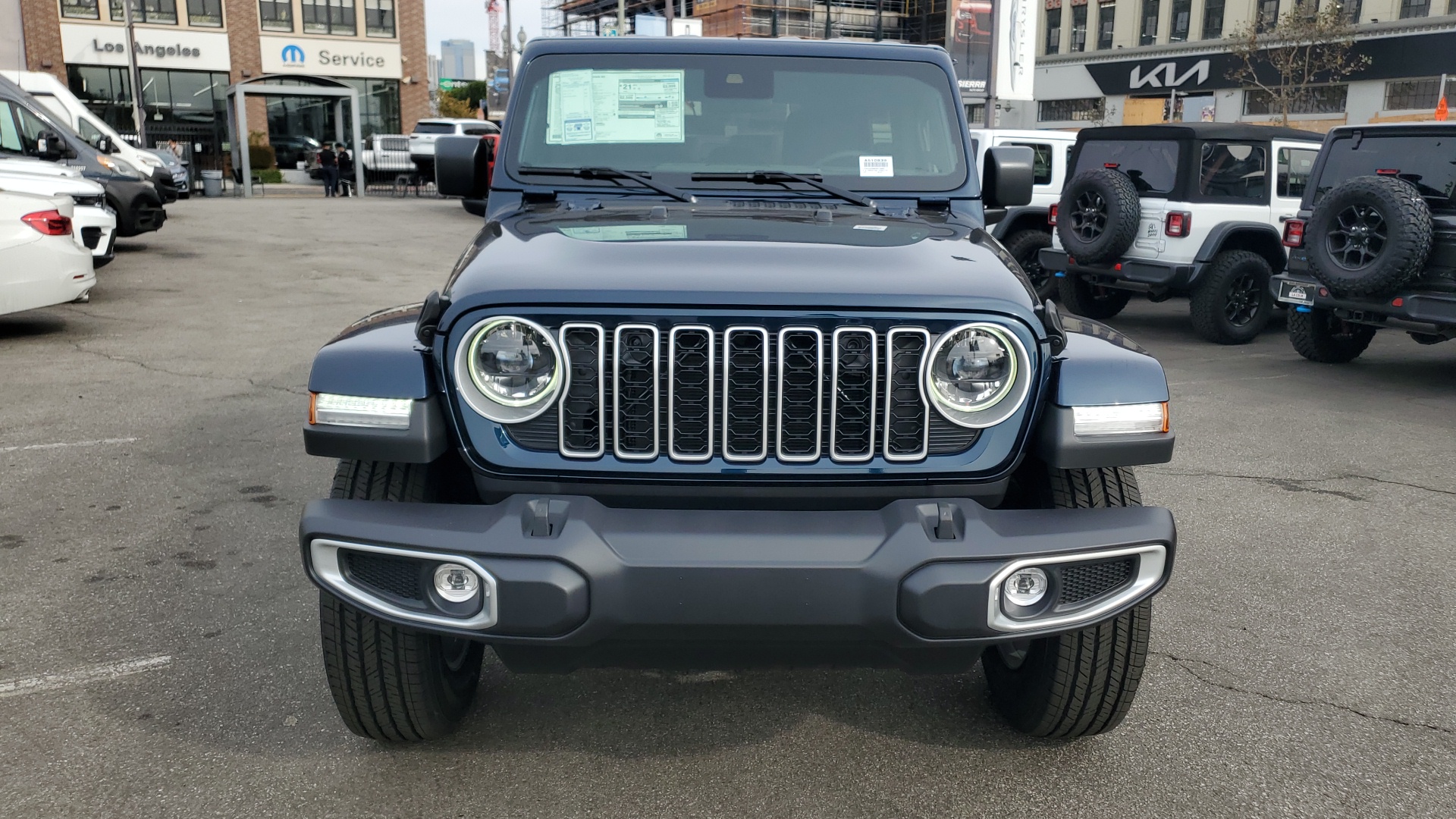 2025 Jeep Wrangler Sahara 8