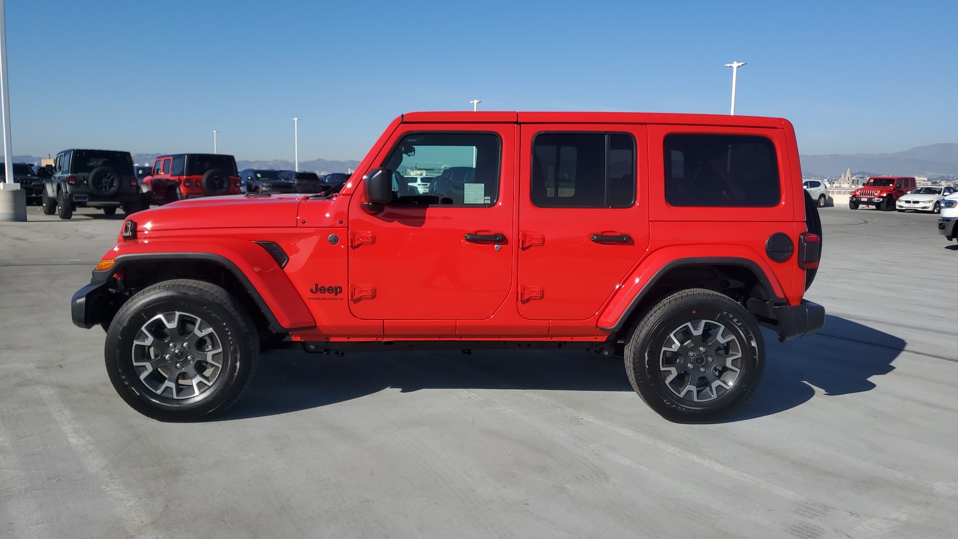 2025 Jeep Wrangler Sahara 2