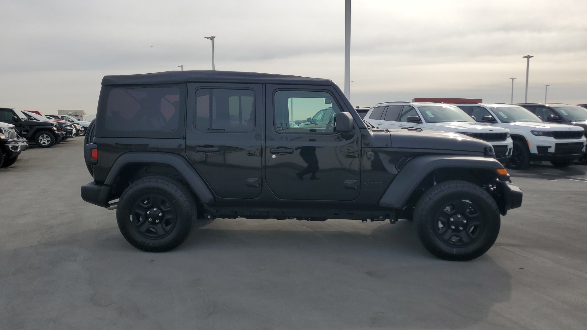 2025 Jeep Wrangler Sport 6