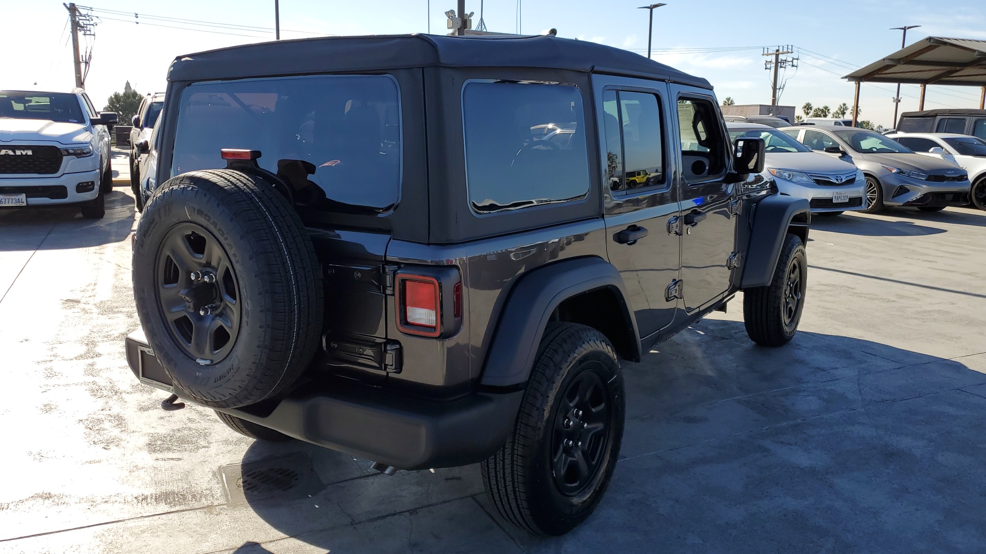 2025 Jeep Wrangler Sport 3