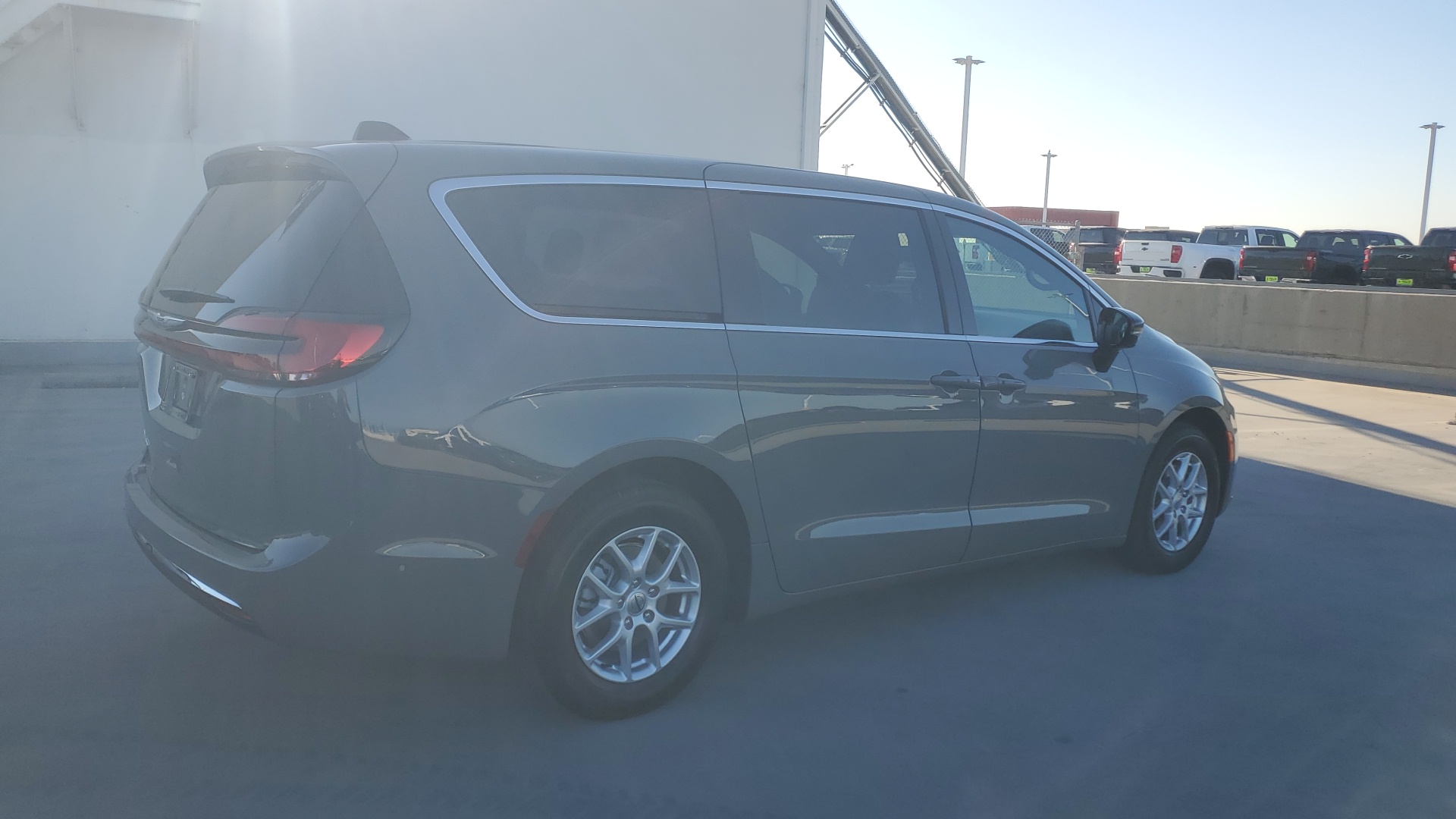 2025 Chrysler Pacifica Select 5