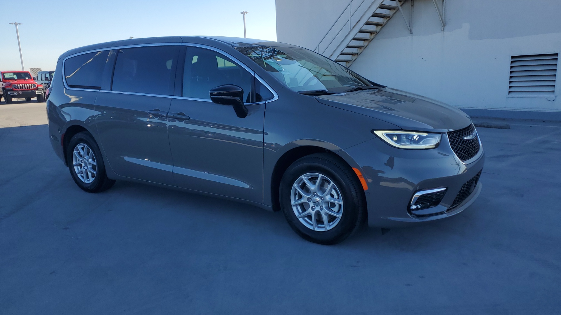 2025 Chrysler Pacifica Select 7