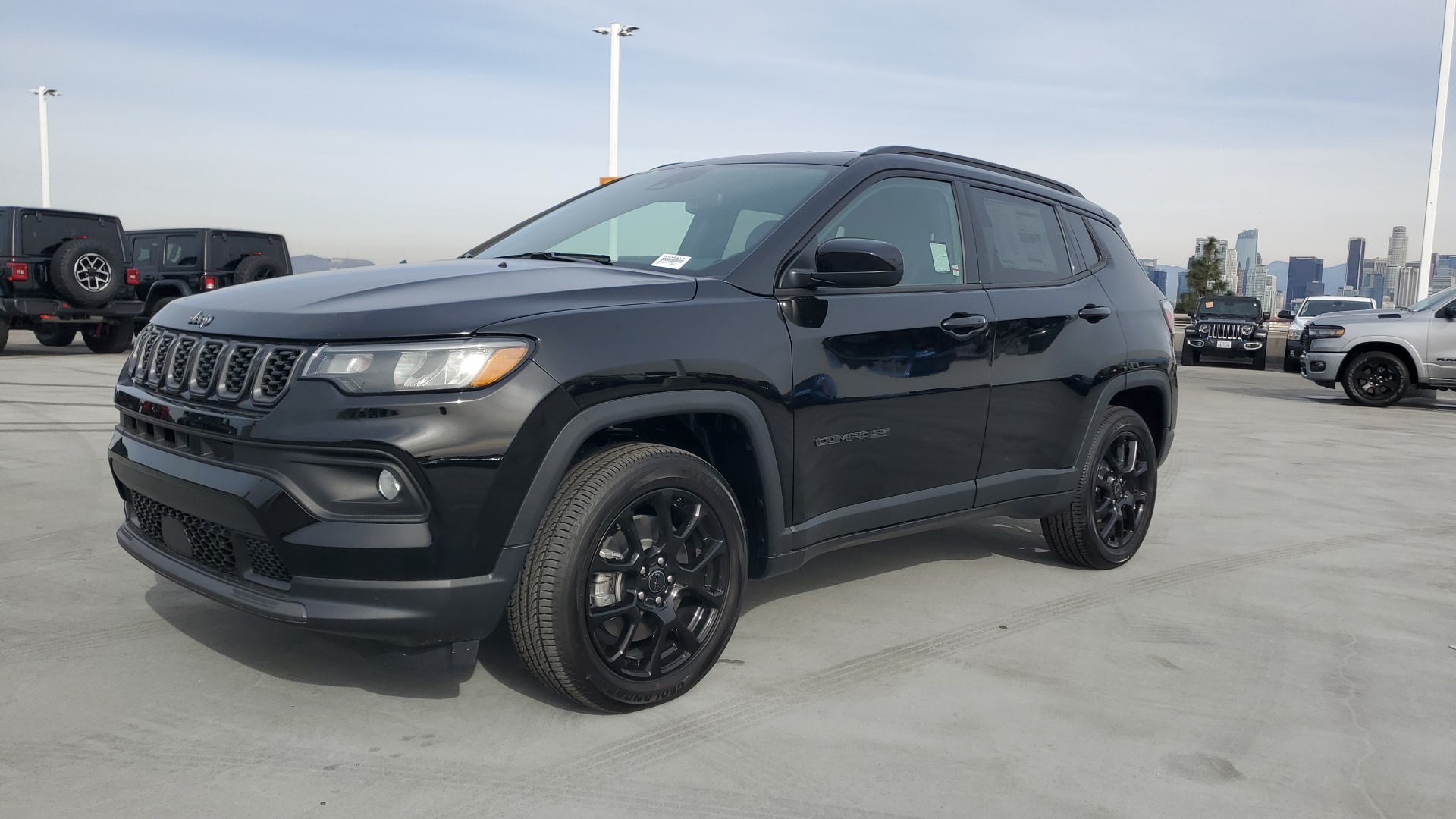 2025 Jeep Compass Latitude 1