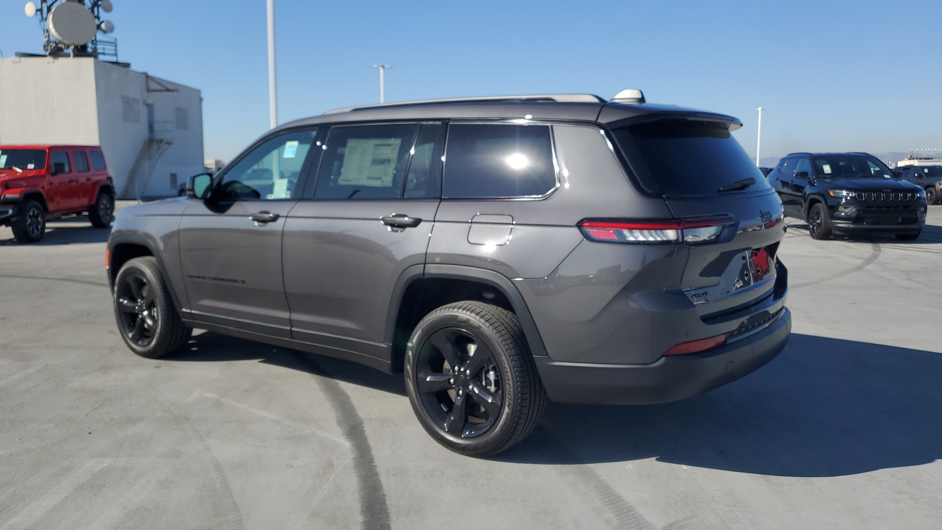 2025 Jeep Grand Cherokee L Limited 3