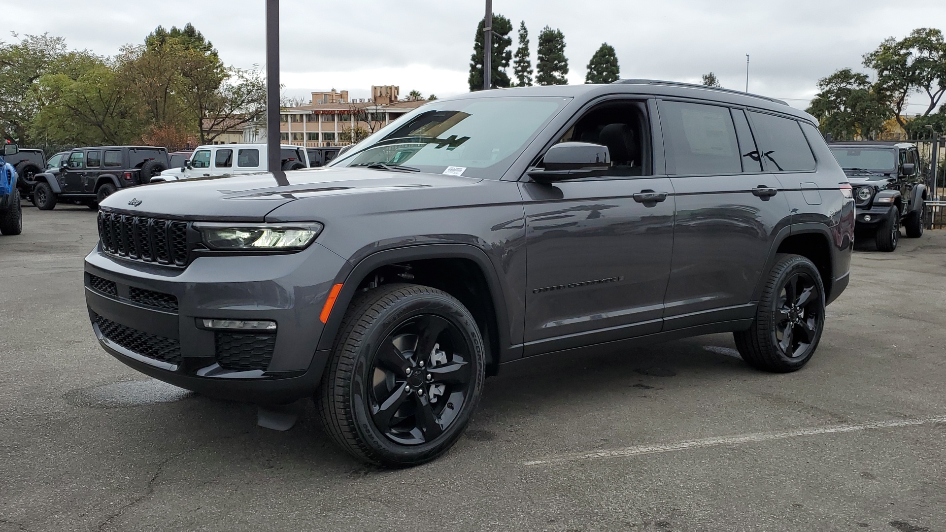 2025 Jeep Grand Cherokee L Limited 1