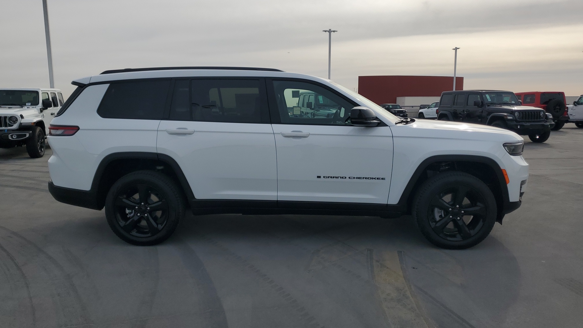 2025 Jeep Grand Cherokee L Limited 6