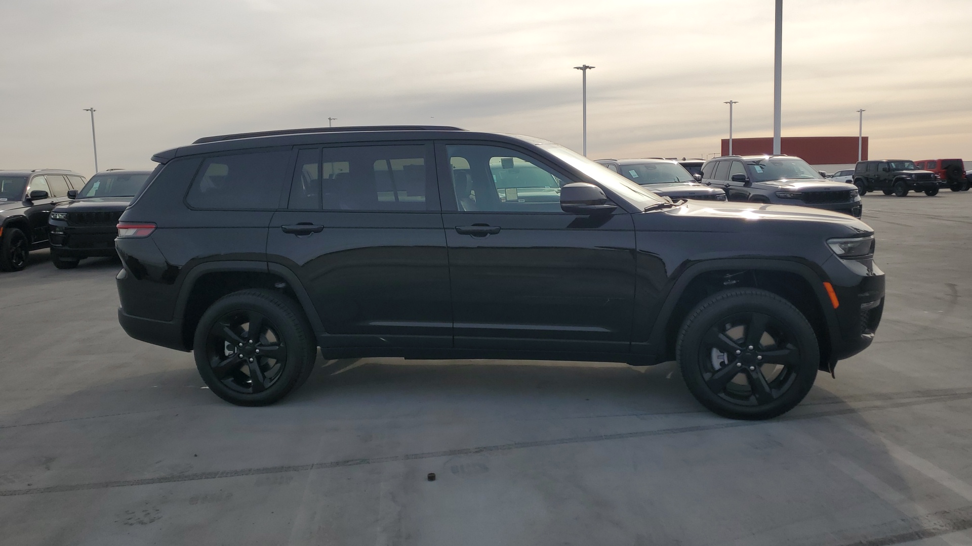 2025 Jeep Grand Cherokee L Limited 6