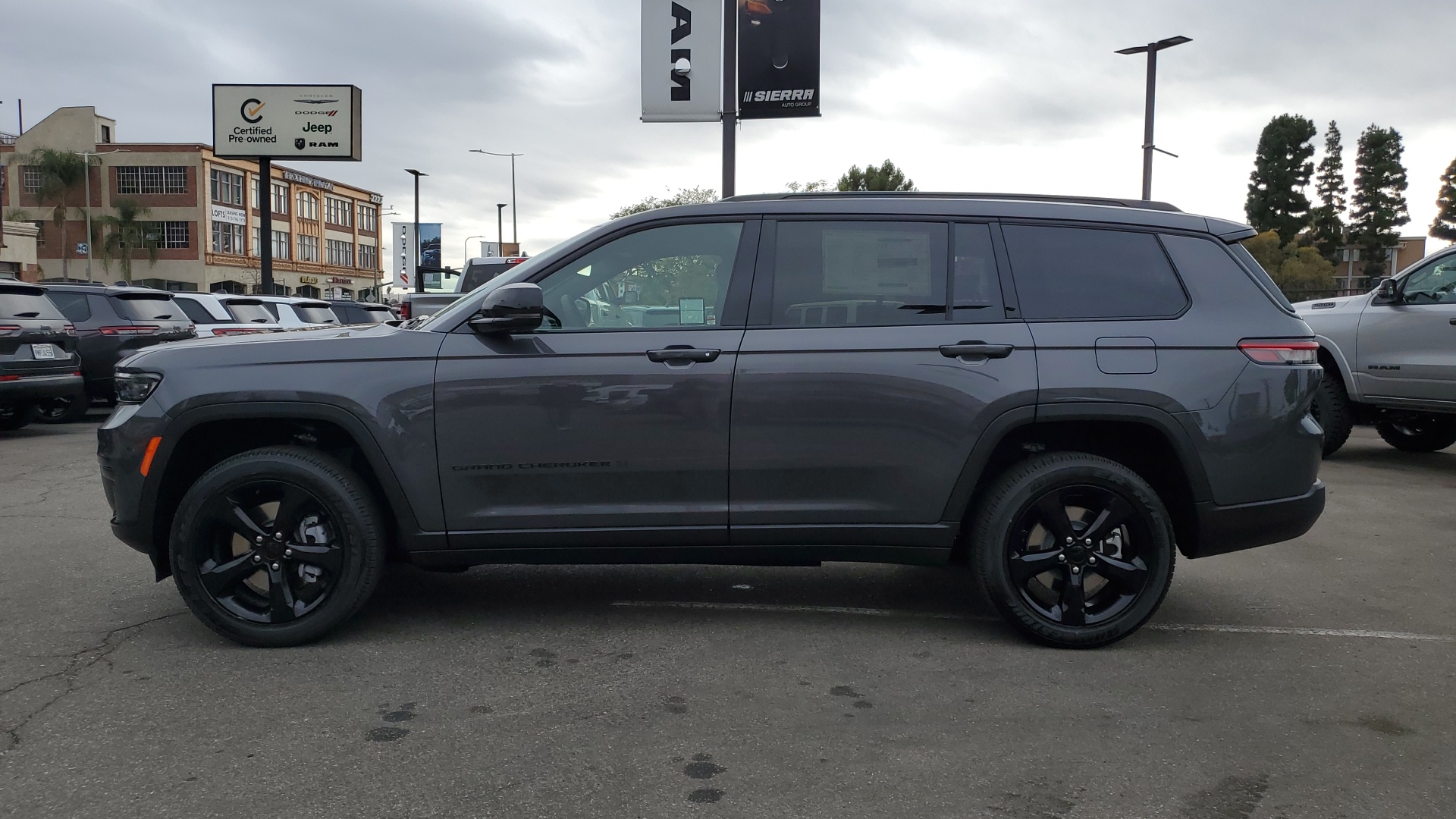 2025 Jeep Grand Cherokee L Altitude X 2