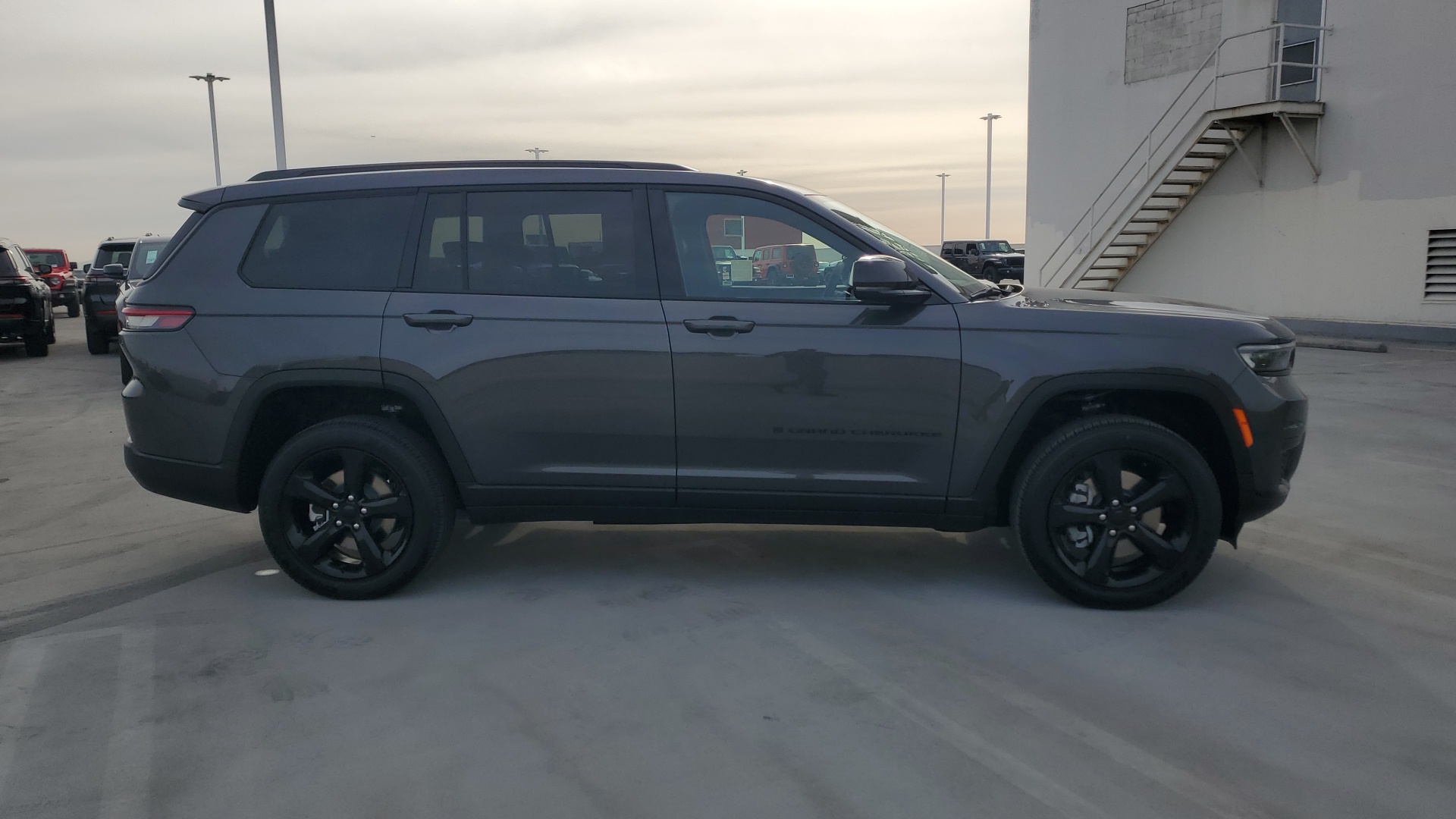 2025 Jeep Grand Cherokee L Altitude X 6