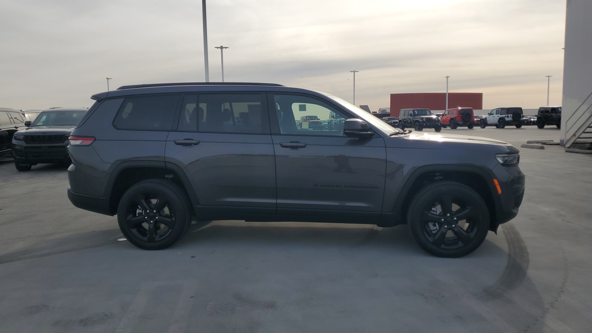 2025 Jeep Grand Cherokee L Altitude X 6