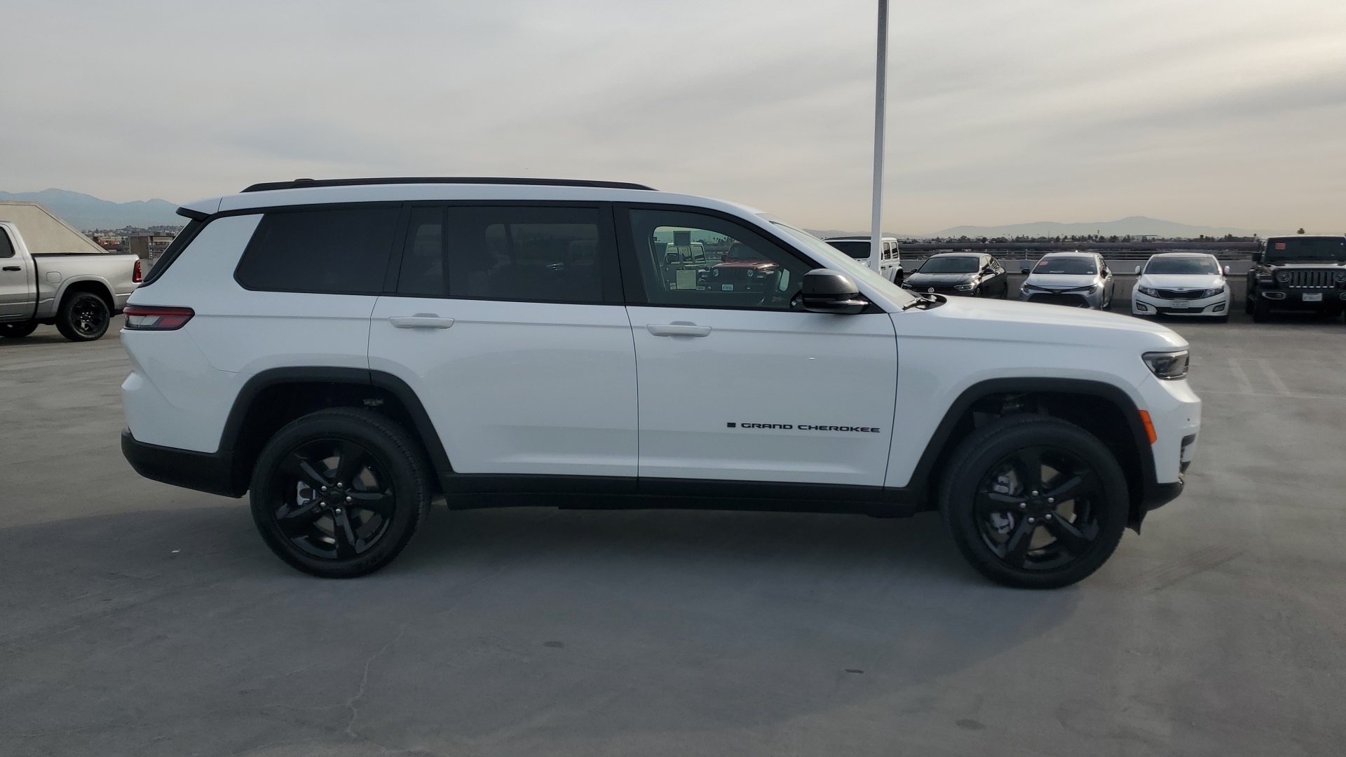 2025 Jeep Grand Cherokee L Altitude X 6