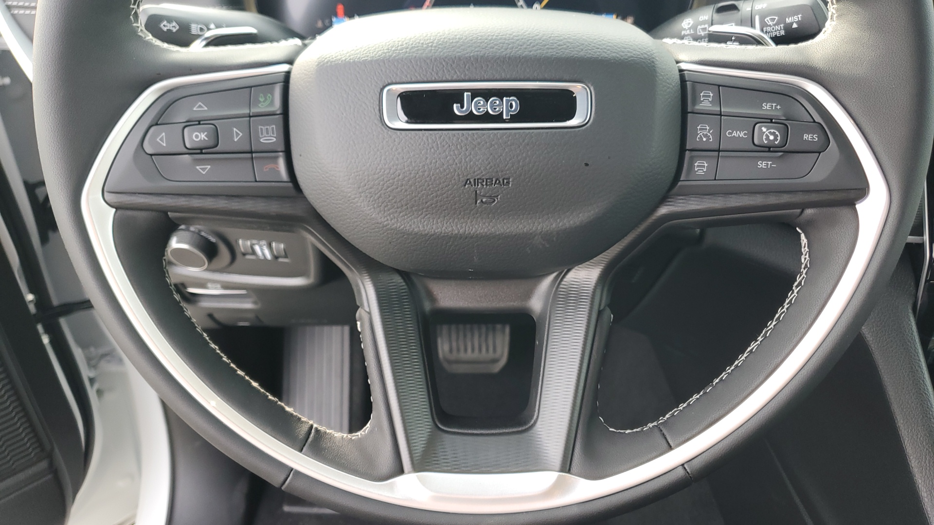 2025 Jeep Grand Cherokee L Altitude X 23