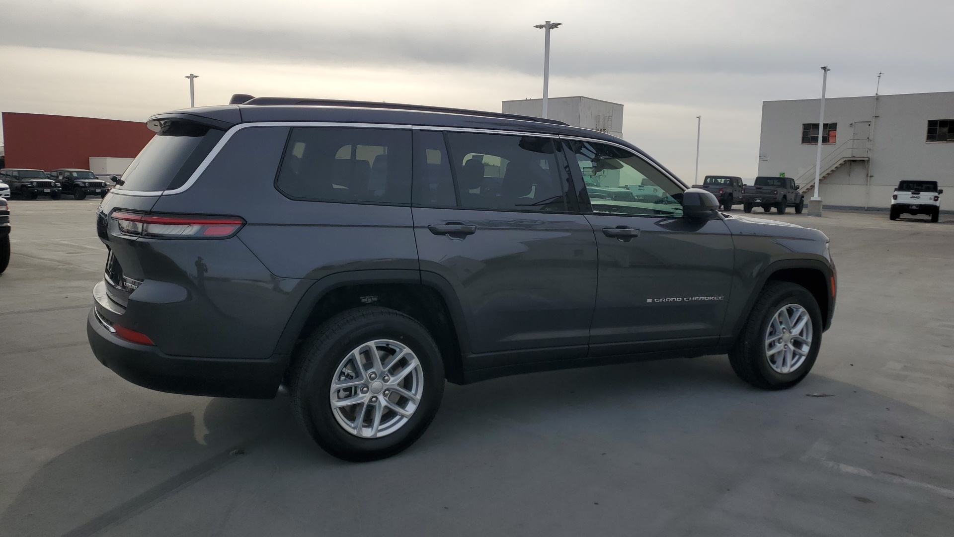 2025 Jeep Grand Cherokee L Laredo X 5