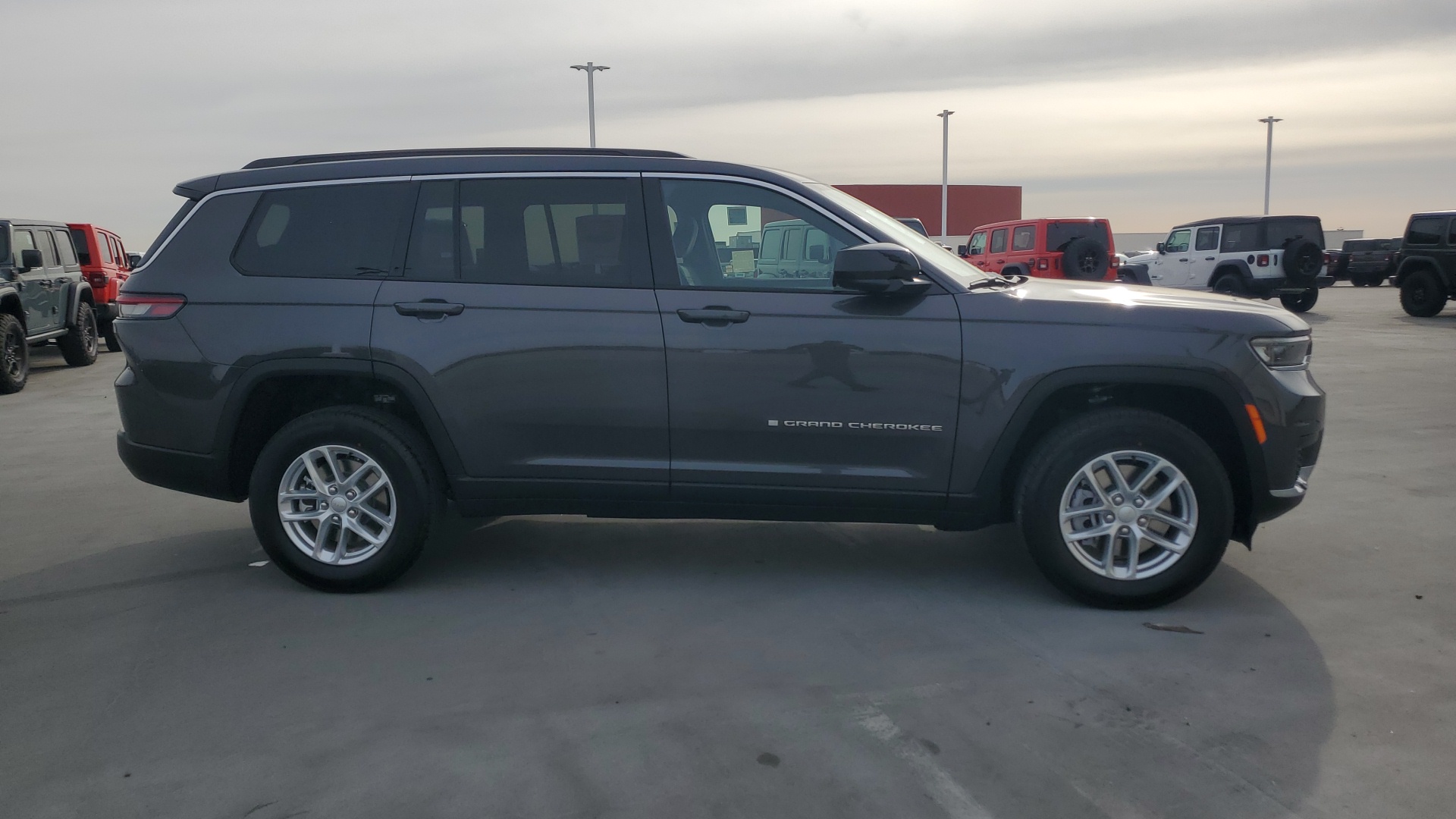 2025 Jeep Grand Cherokee L Laredo X 6