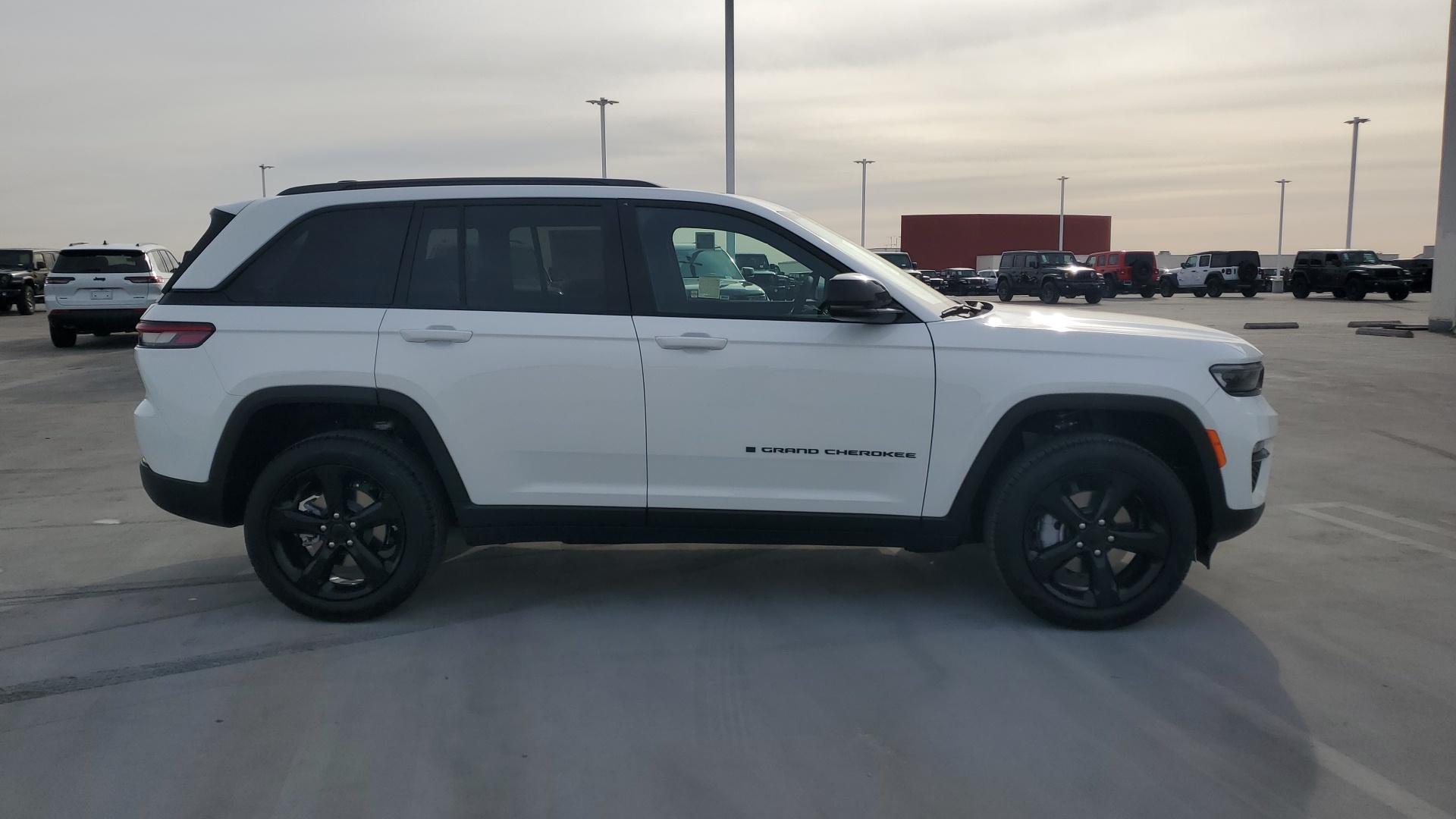 2025 Jeep Grand Cherokee Limited 6