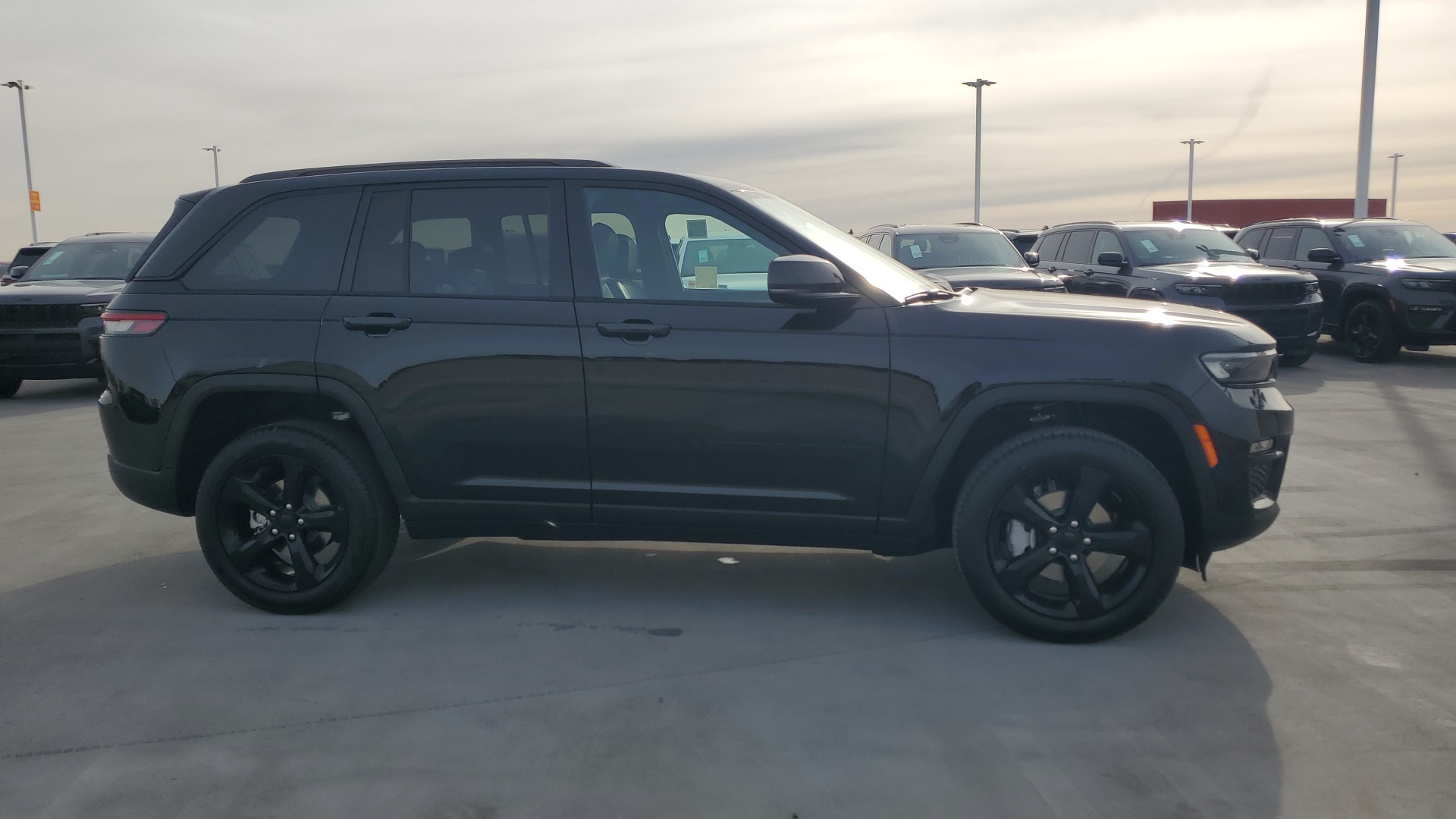 2025 Jeep Grand Cherokee Limited 6