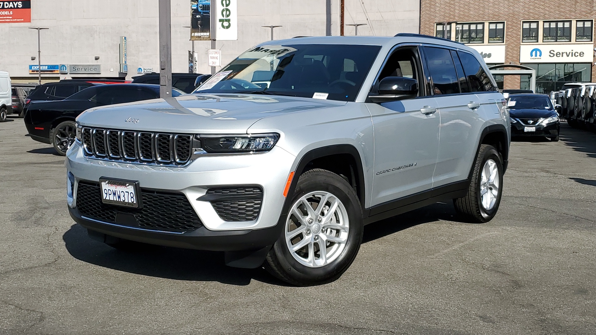 2024 Jeep Grand Cherokee Laredo X 1