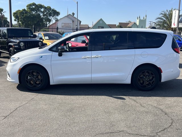 2023 Chrysler Pacifica Hybrid Limited 5