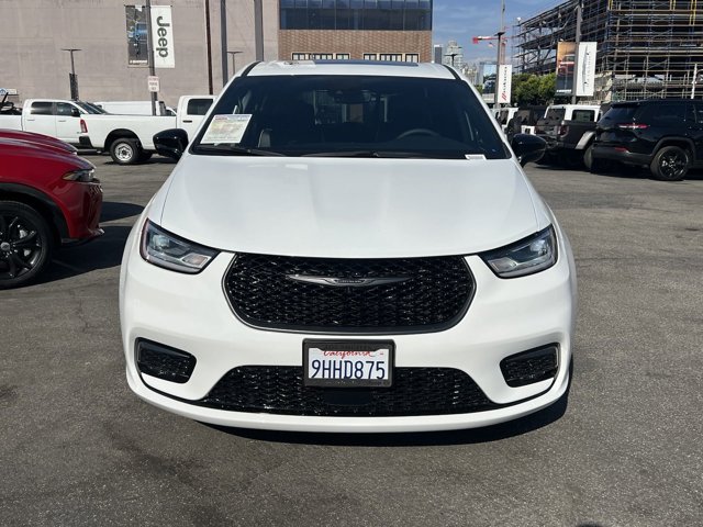 2023 Chrysler Pacifica Hybrid Limited 18