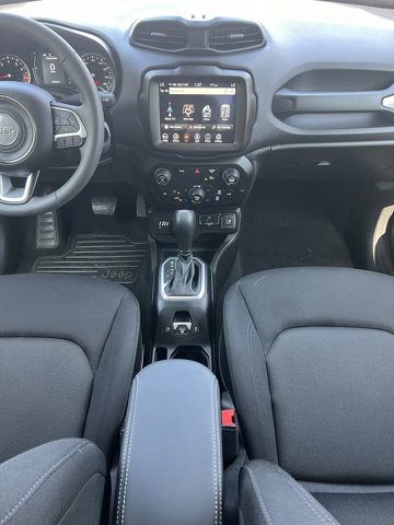 2023 Jeep Renegade Latitude 27