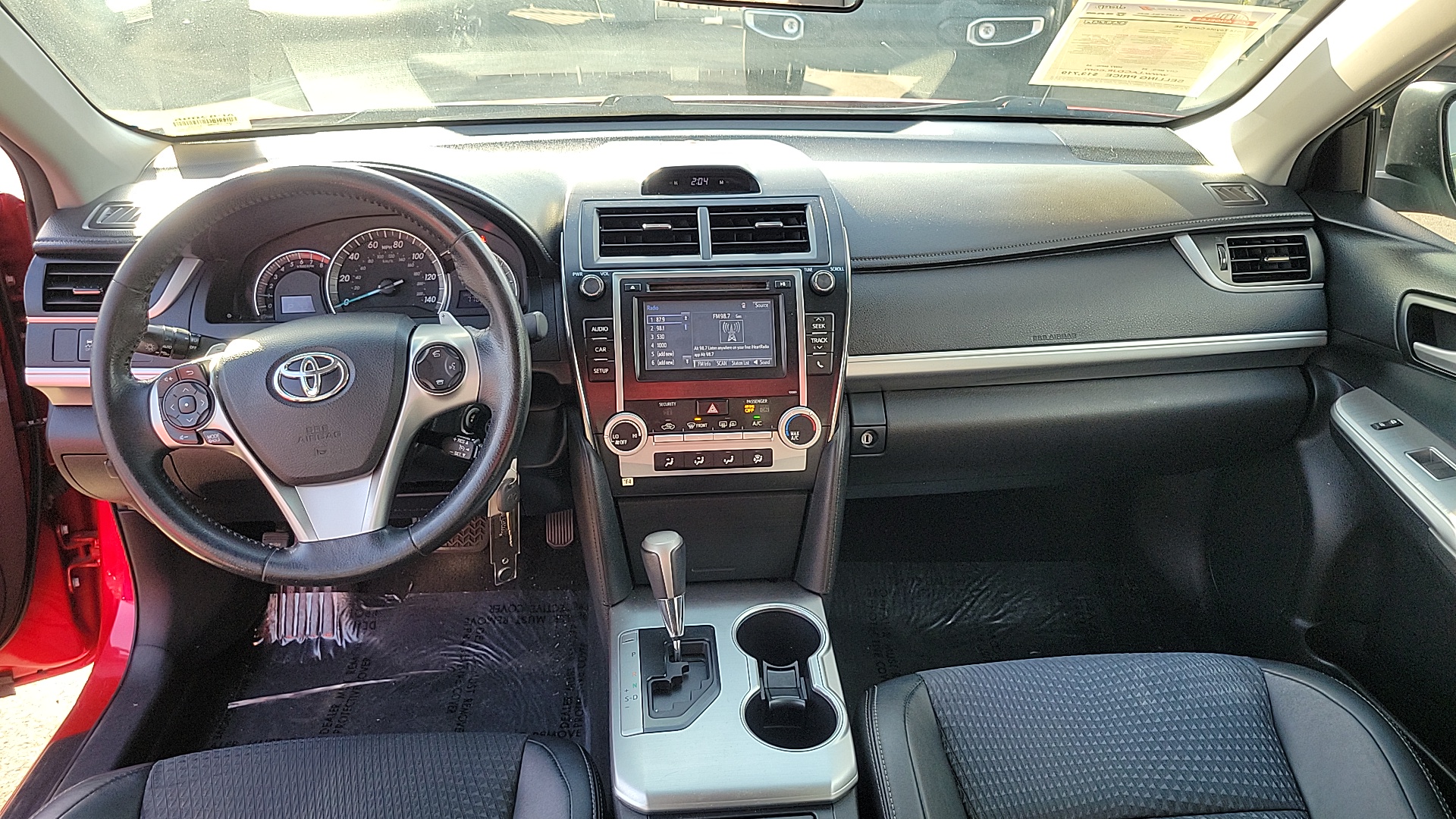 2014 Toyota Camry SE 8