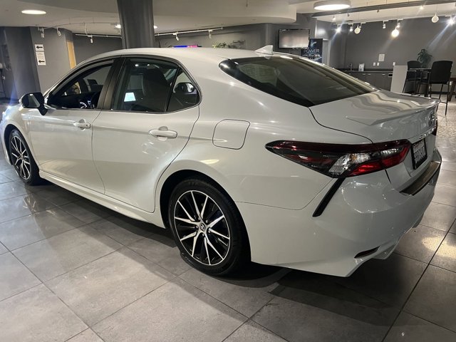 2022 Toyota Camry SE 16