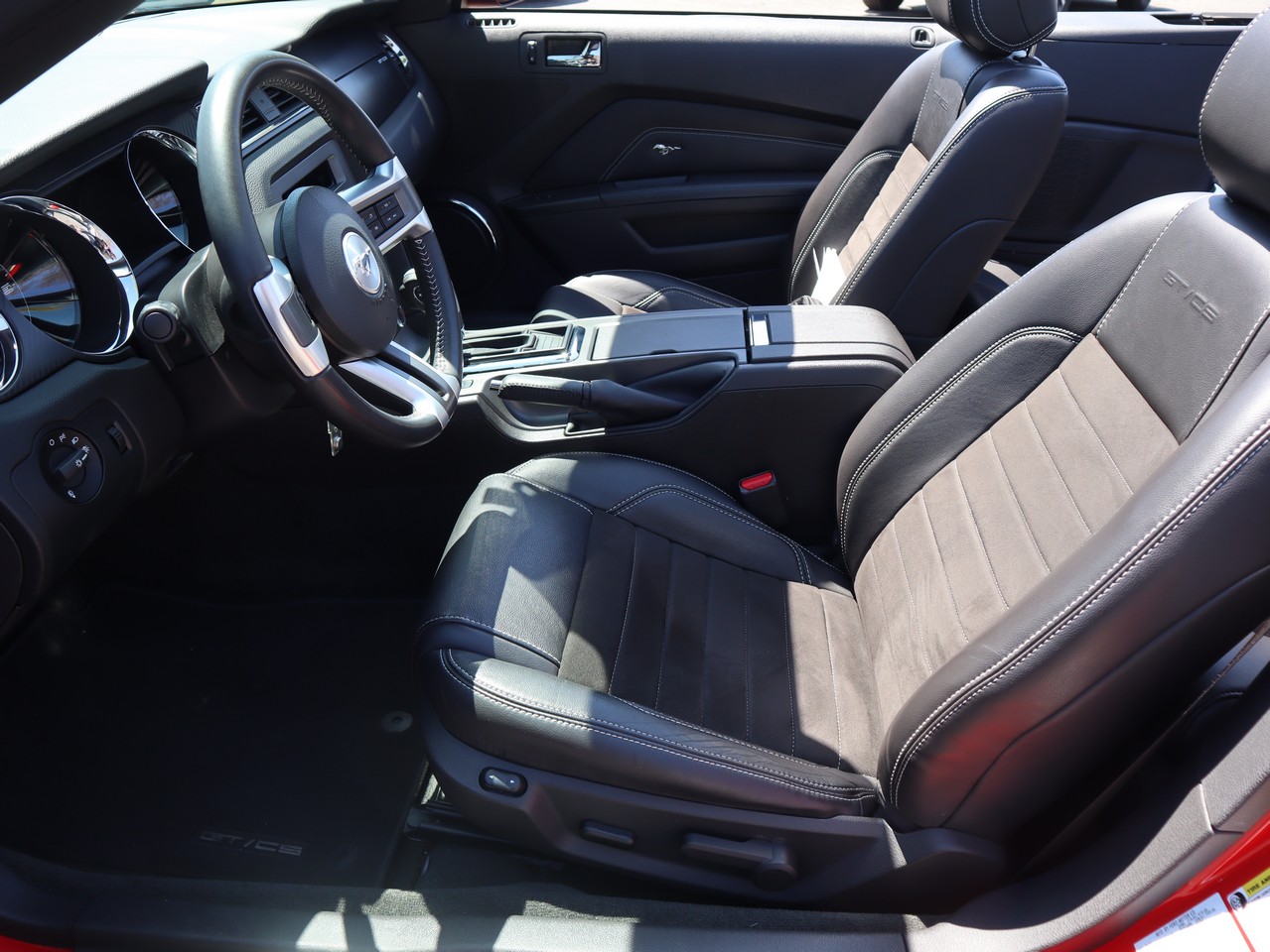 2014 Ford Mustang GT Premium 23