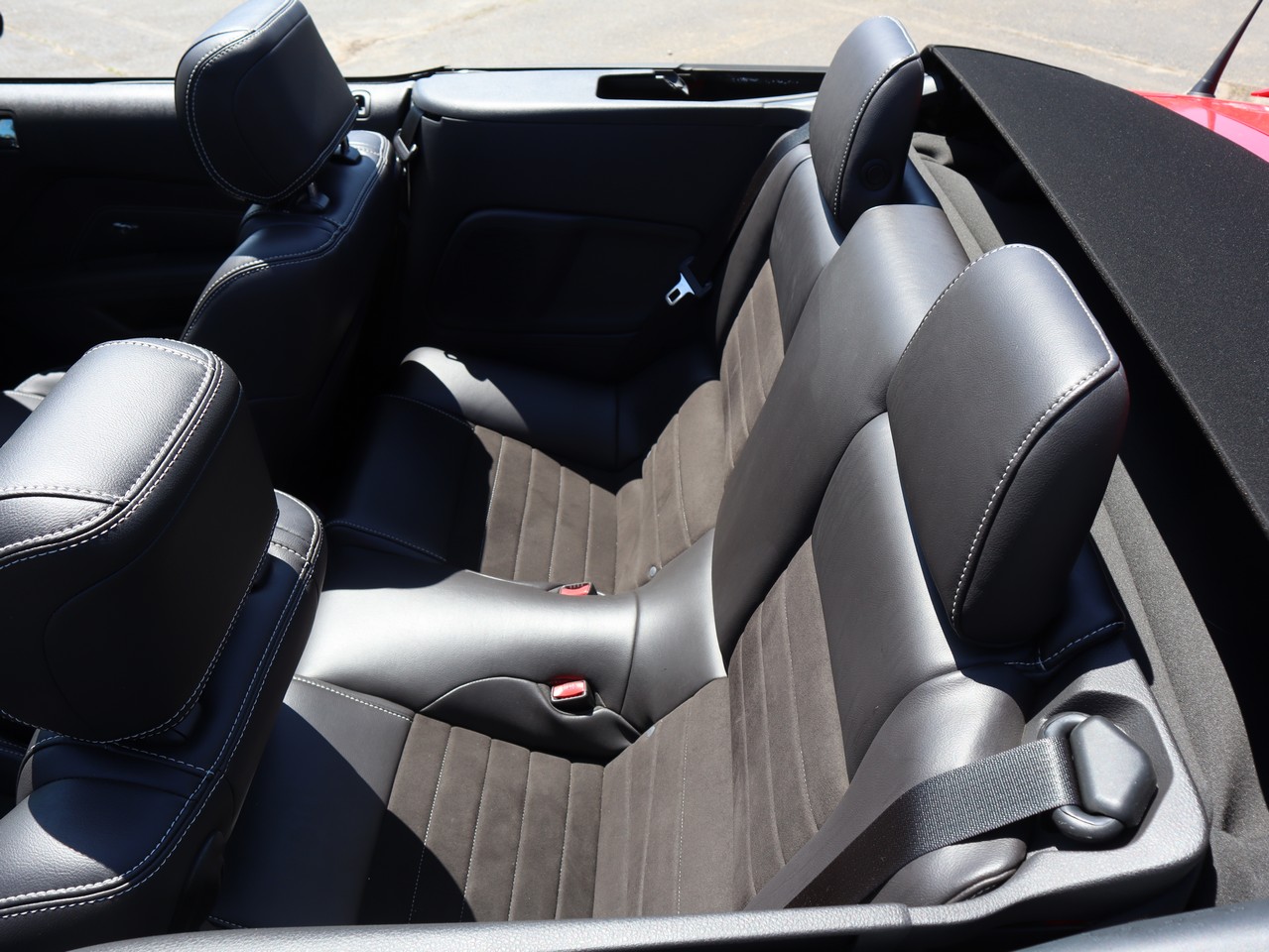 2014 Ford Mustang GT Premium 24