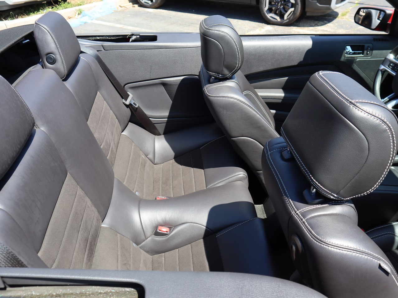 2014 Ford Mustang GT Premium 28