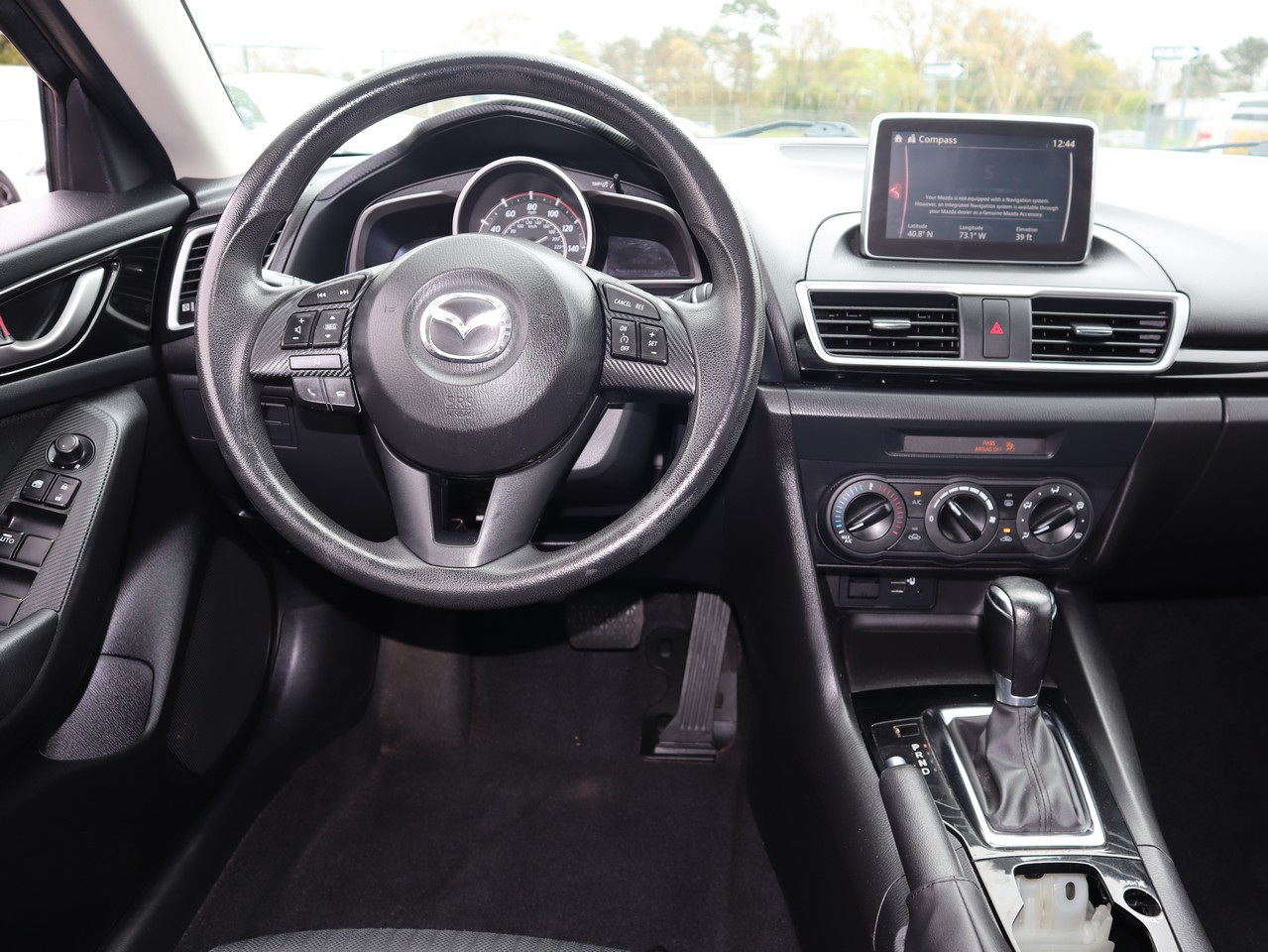 2015 Mazda Mazda3 i Sport 18
