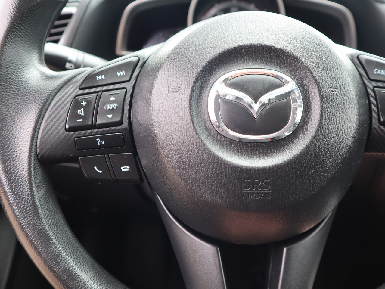 2015 Mazda Mazda3 i Sport 24