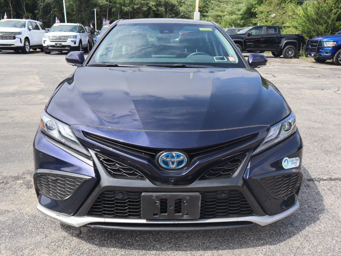 2022 Toyota Camry Hybrid XSE 3