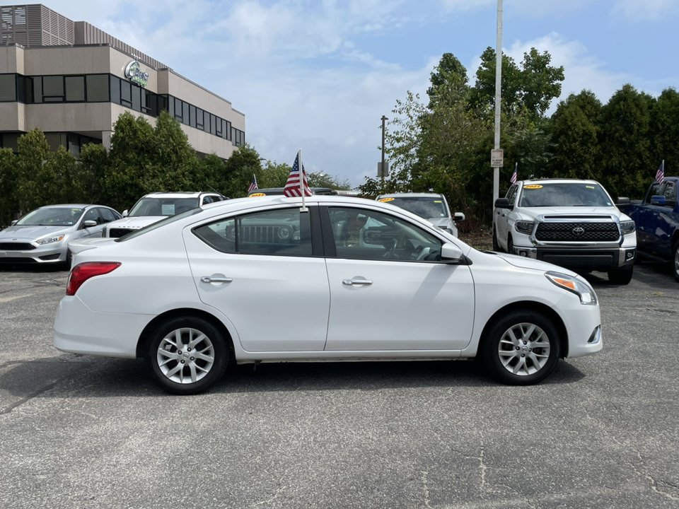 2018 Nissan Versa 1.6 SV 3