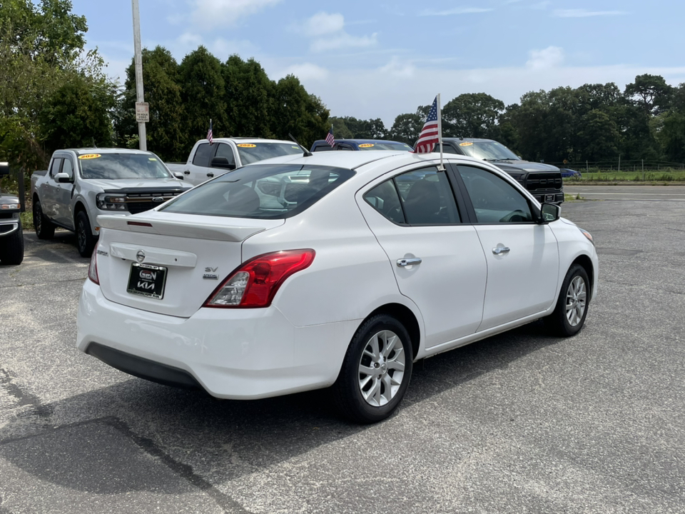 2018 Nissan Versa 1.6 SV 4