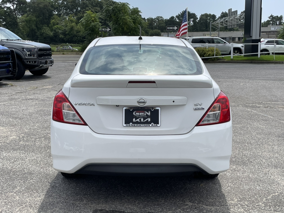 2018 Nissan Versa 1.6 SV 5