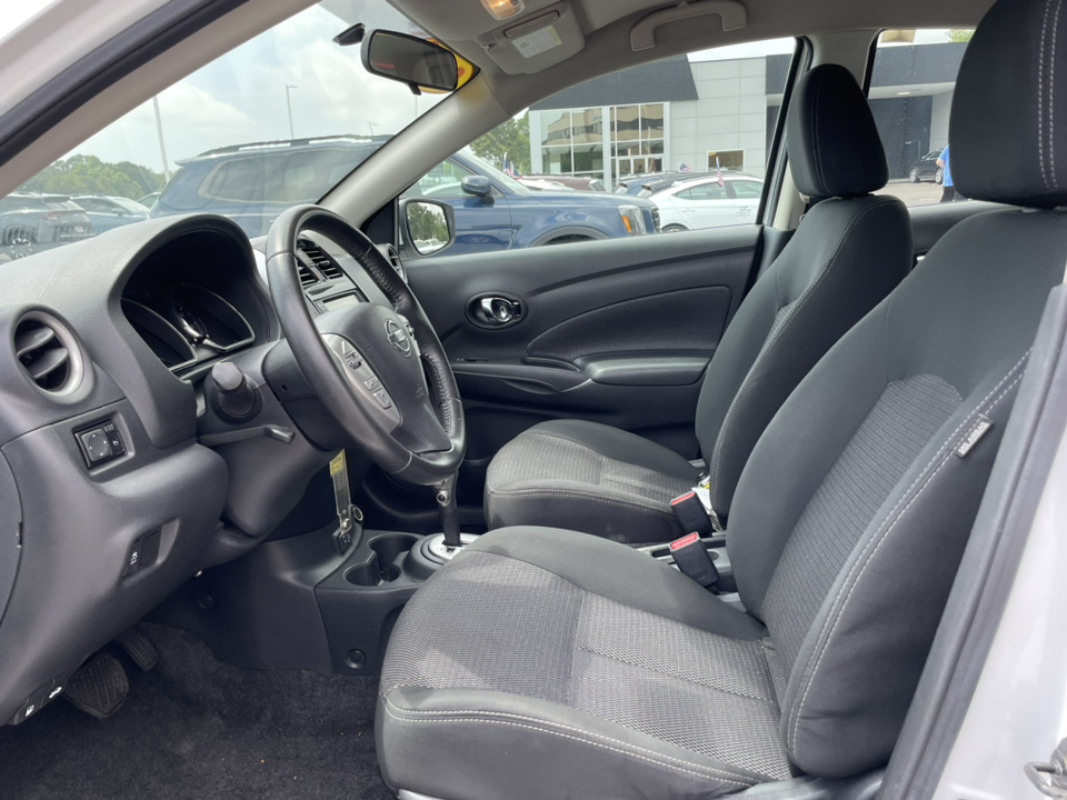 2018 Nissan Versa 1.6 SV 19