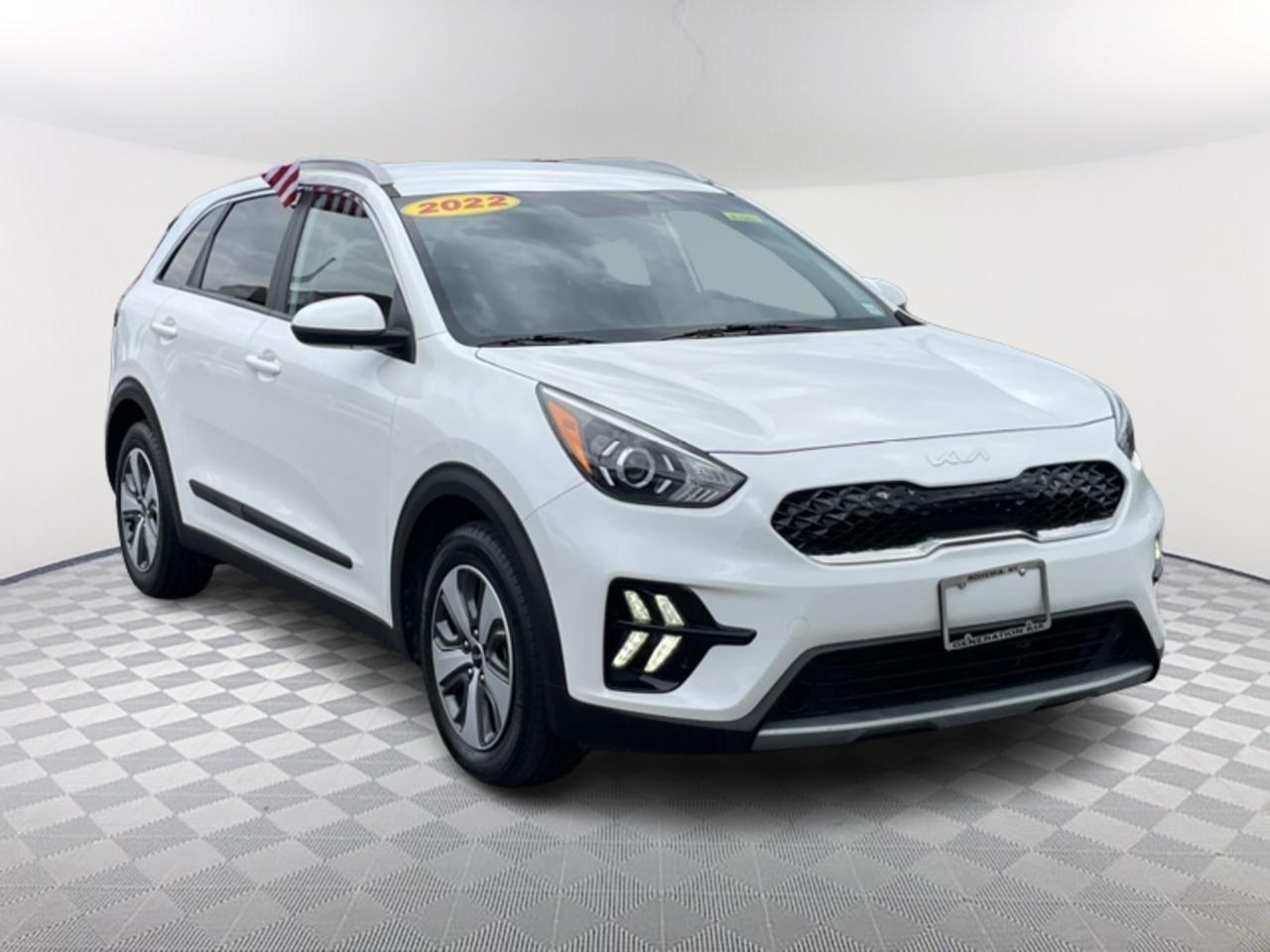 2022 Kia Niro LX 1