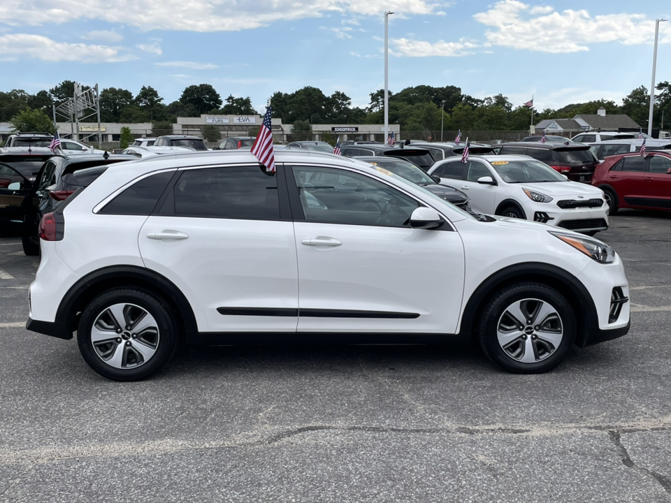 2022 Kia Niro LX 3