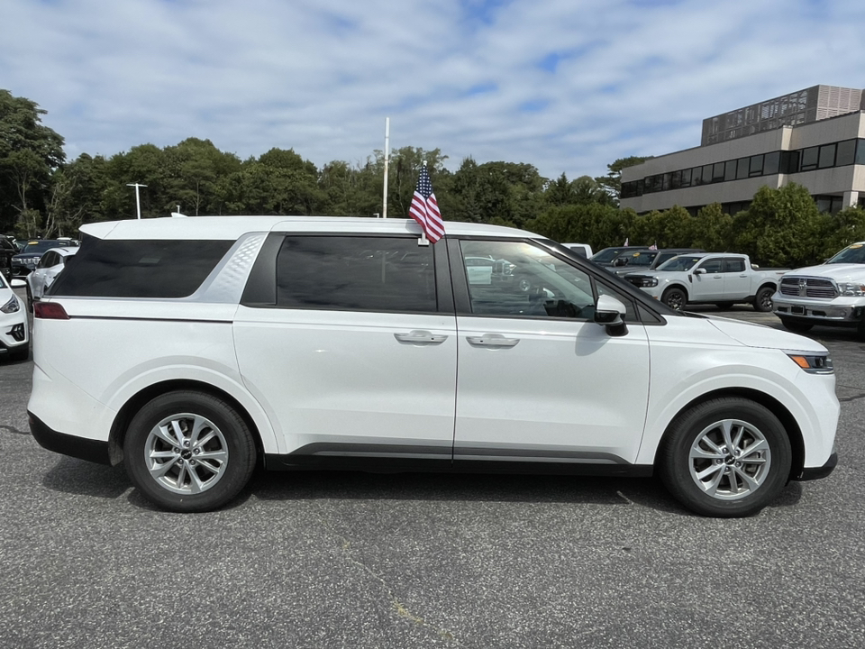 2022 Kia Carnival LXS 3