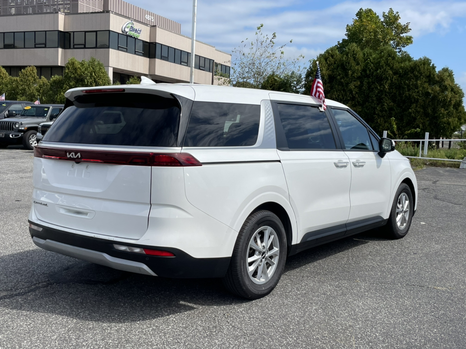 2022 Kia Carnival LXS 4