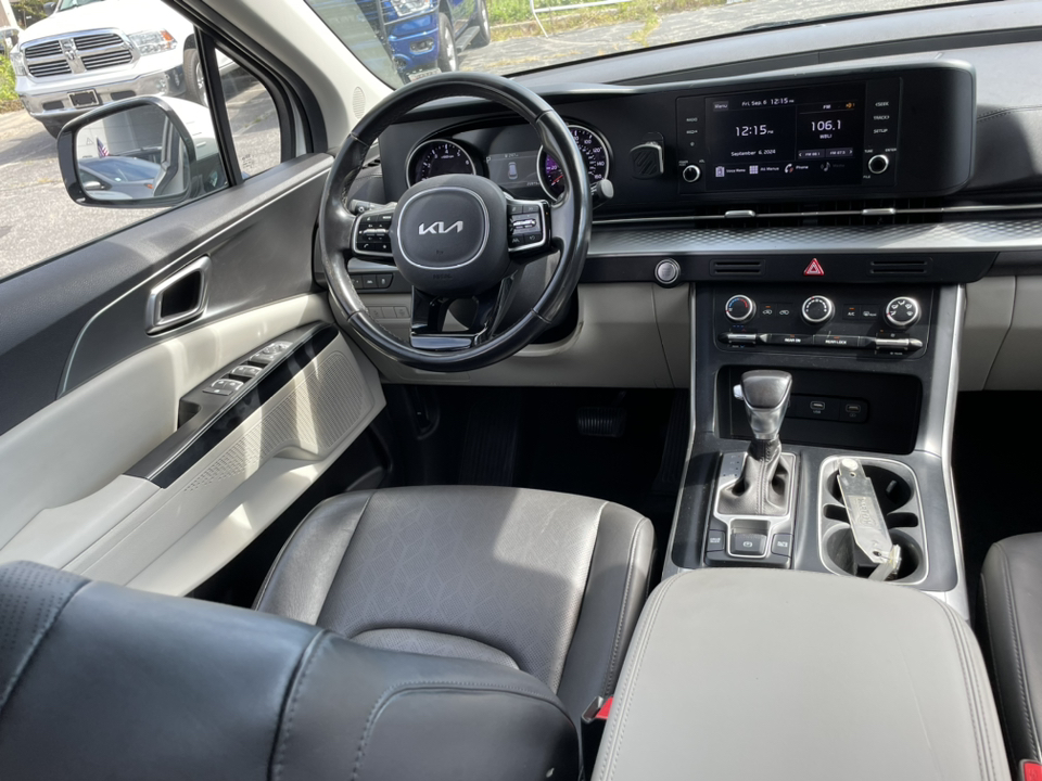 2022 Kia Carnival LXS 12