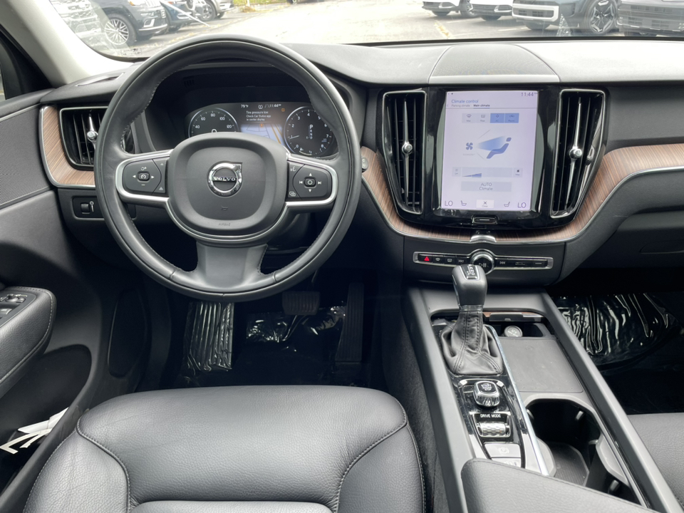 2021 Volvo XC60 T5 Momentum 11