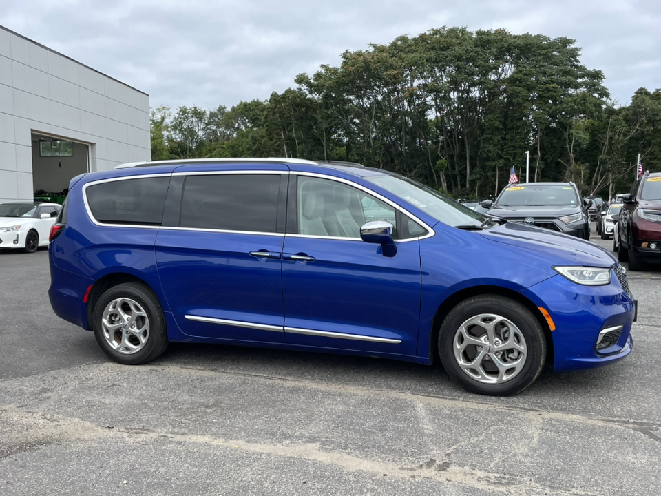 2021 Chrysler Pacifica Limited 3