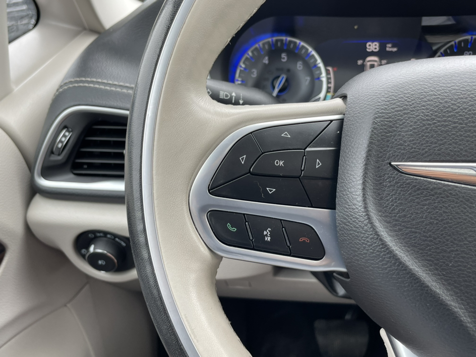 2021 Chrysler Pacifica Limited 16