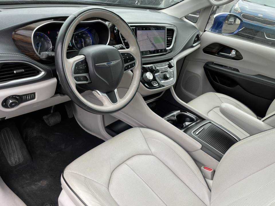 2021 Chrysler Pacifica Limited 22