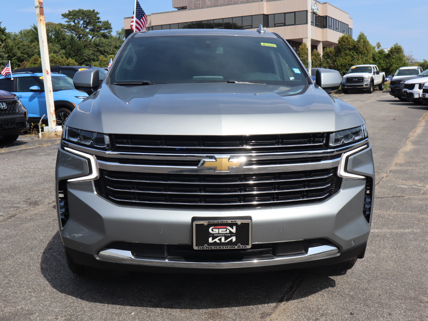 2023 Chevrolet Suburban LT 2