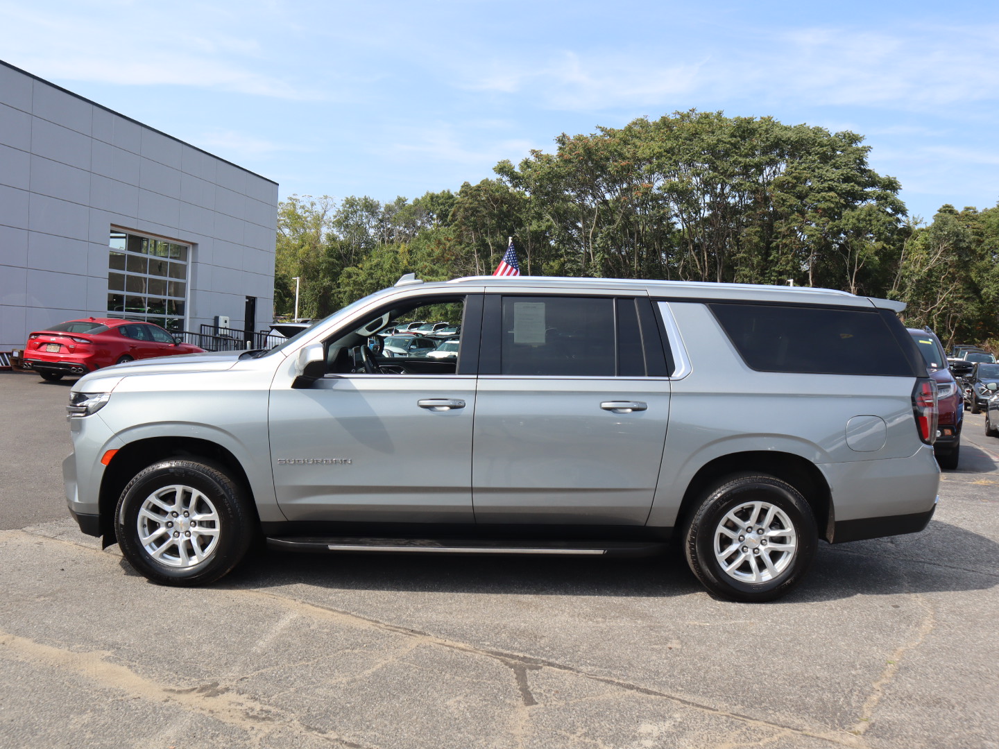 2023 Chevrolet Suburban LT 6